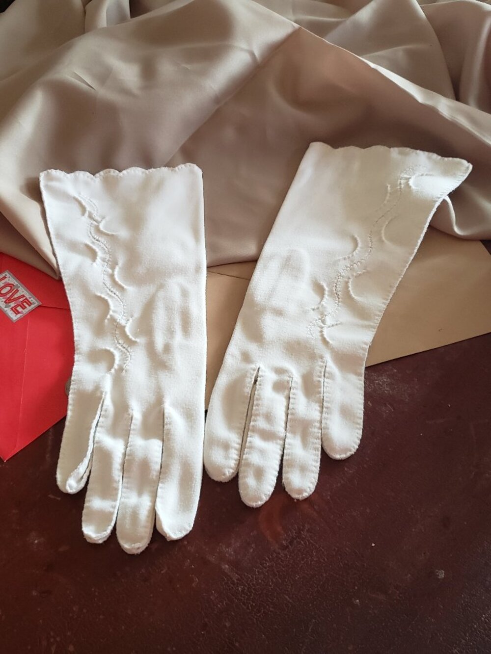 VINTAGE VAN RAALTE REINDOE HIGH FASHION WHITE GLOVES